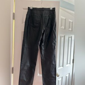 VINTAGE 90s Jones New York Leather Pants excellent condition size 6.  Smoke free